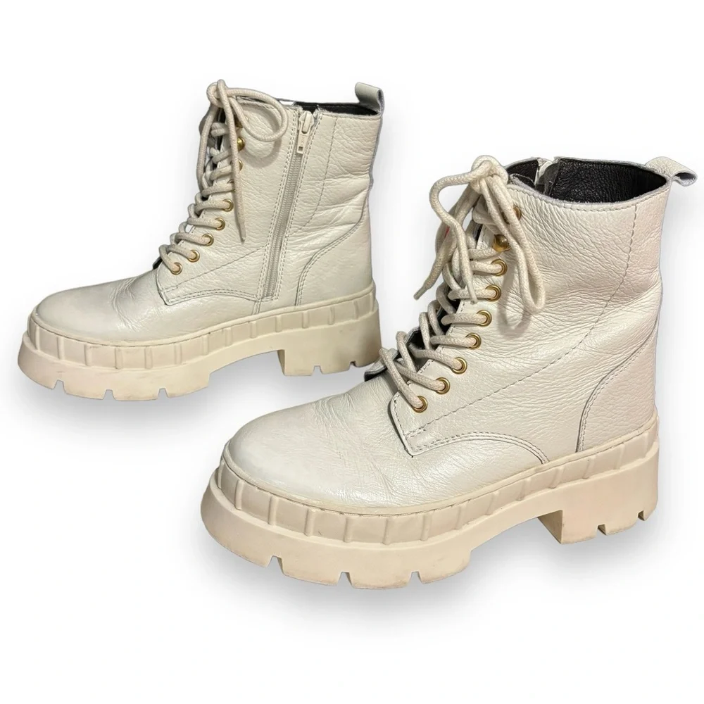 VINCE CAMUTO Off White Nashlen Combat Boot - Picture 2 of 9